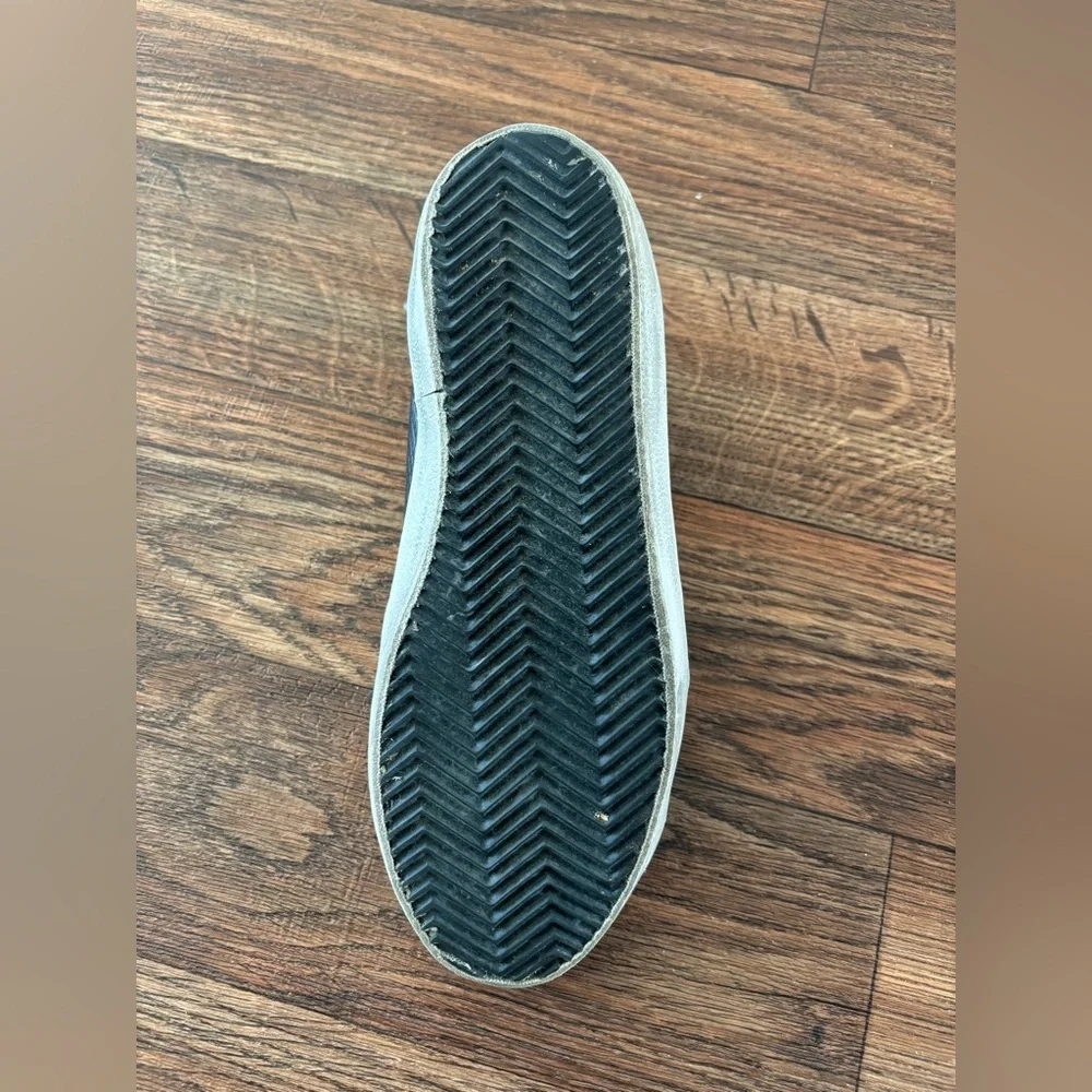 Golden Goose Sneaker 37 Women's
 **ONE SINGLE RIGHT SHOE ONLY** - Picture 10 of 16